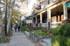 Auchincloss and co-authors examined neighborhood walkability and healthy food access for their relationship to obesity in a population studied over five years.